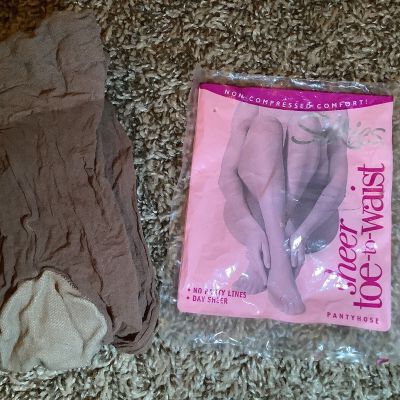 Silkies sheer to waist pantyhose, color beige, size: Small