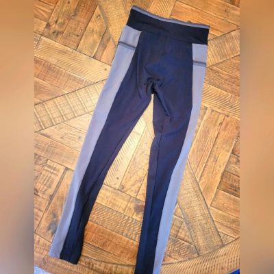 Gym Shark Women's Size Small Gray and Black Workout Leggings.
