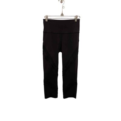 Women’s lululemon black capri pants size 6