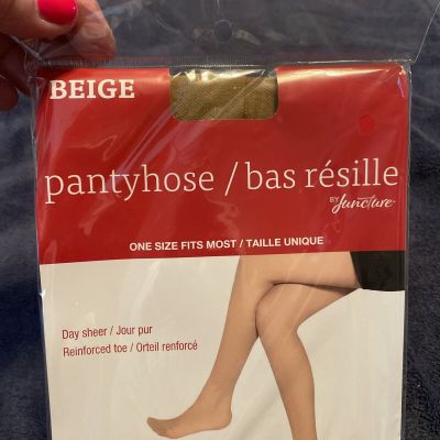 Juncture Day Sheer Beige Reinforced Toe Pantyhose/Tights One Size (S/M/L)