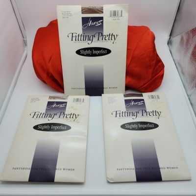 Hanes Fitting Pretty Queen Size Pantyhose Sz 2X 1 Town Taupe 2x Little Color