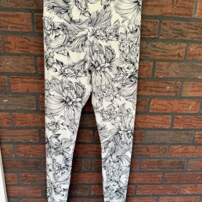 Black White Floral Leggings Small Stretch Gym Workout Athleisure Pants Pockets