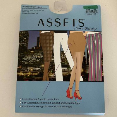 Assets by Sara Blakely Perfect Pantyhose Body Shaping Nude Size 3