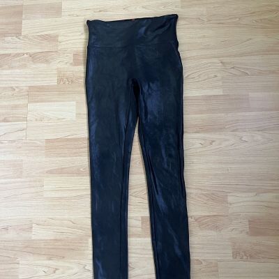 SPANX By Sara Blakely Leggings Pants Size Med Black Shiny Leather Look Stretch