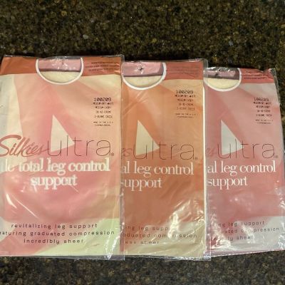 3 Silkies Ultra Total Leg Control (TLC) Support pantyhose – Off-white Medium NEW