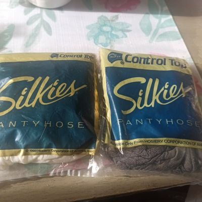 Silkies Pantyhose Lot of 2 Control Top, Support Legs, Medium-Off Black & White