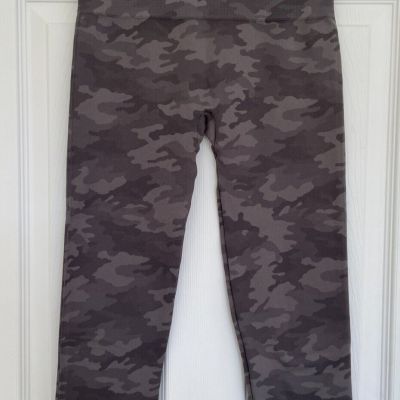 Spanx Look At Me Now XL Seamless Cropped Leggings Sage Camo 20099R