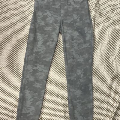Spanx Ankle Jeans Style Jeggings Leggings Size Medium Color Camouflage NWT