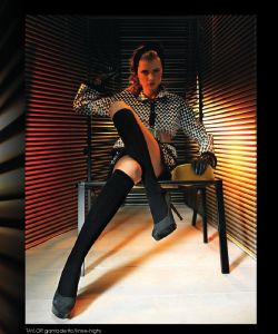 Oroblu-Legwear-FW-2011.12-33