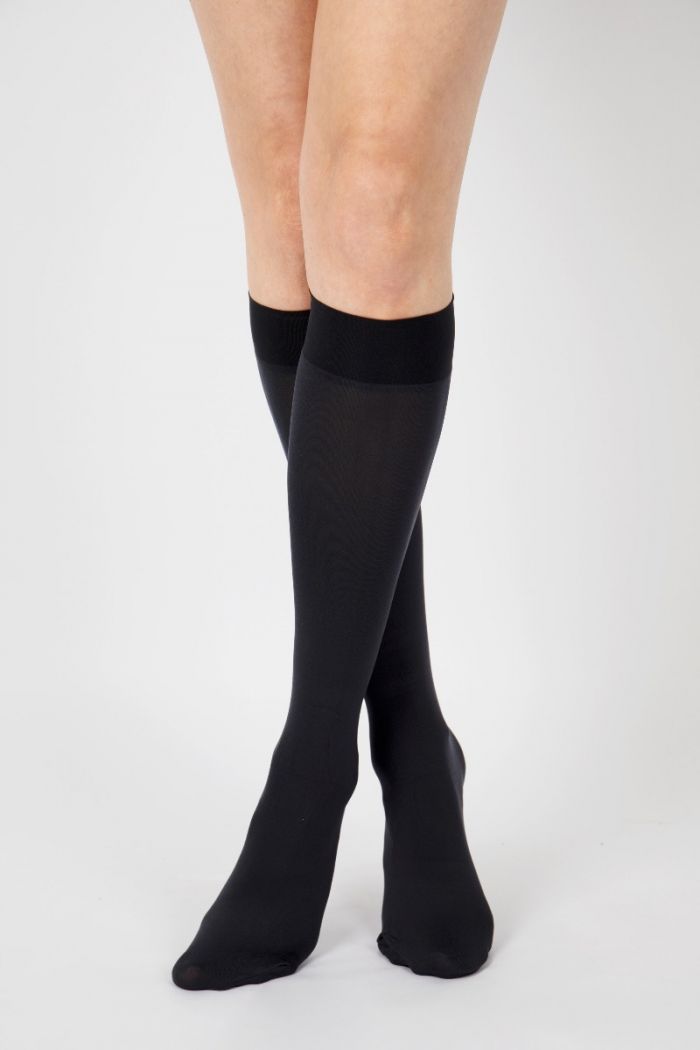 Aristoc Aristoc 80 Denier Microfibre Opaque Knee Highs Black  Opaques Collections2021 | Pantyhose Library