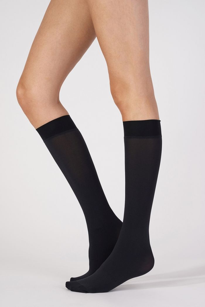 Aristoc Aristoc 80 Denier Opaque Knee Highs Black  Opaques Collections2021 | Pantyhose Library