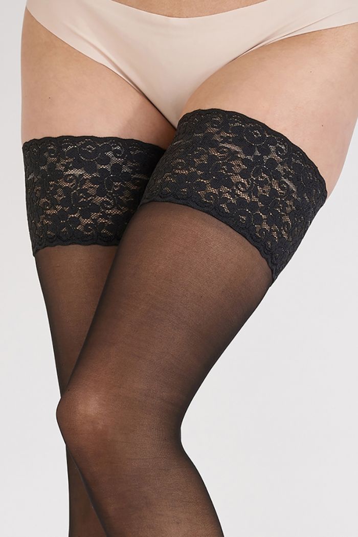 Aristoc Aristoc 10 Denier Ultimate Matt Hold Ups Black  Ultimate Collections2021 | Pantyhose Library