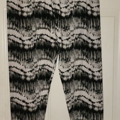 Black & White Tie-Dye leggings By Leggings Depot Sz (3x-5x) GUC