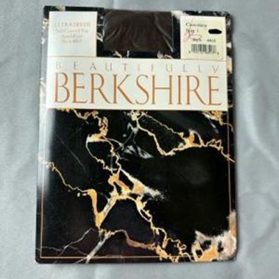 Berkshire Ultra Sheer Control Top Chocolate Panty Hose Size 1 Style 4415 NEW ssc