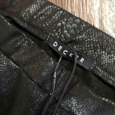 Decker Snakeskin leggings NWT Black Retail $98 Shiny. Faux Snake Size Large