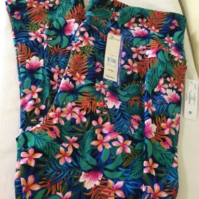 New Terra & Sky Women Plus Blue Floral Capri Leggings Super soft Sz 3X
