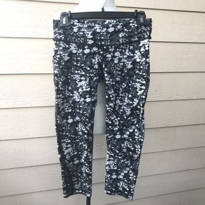 Camo Camouflage Gray Black White Crop Leggings Exercise Women S/M (no tags)