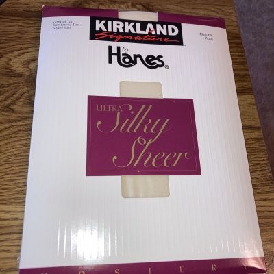 Kirkland Signature Pantyhose by Hanes Control top Reinforced toe , Size EF Pearl
