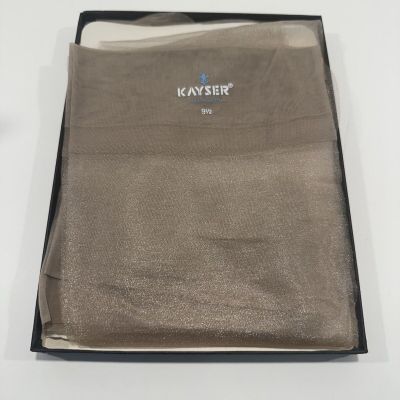 VINTAGE NEW Kayser Hosiery-Seamless-Deep Beige-Sz9.5 X 2