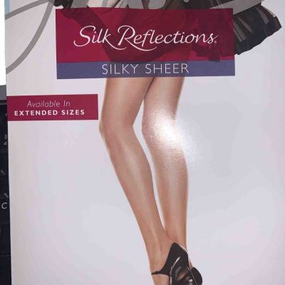 Hanes Silk Reflections SilkySheer ControlTop Sandalfoot 717 sz AB Grey Mist