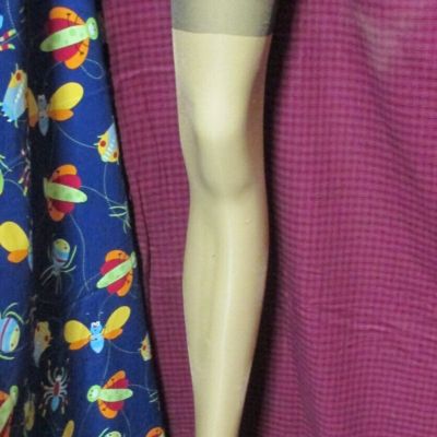 1 pr. Women's Sheer Seamed Non-Stretch Nylon Stockings (Size One Size)