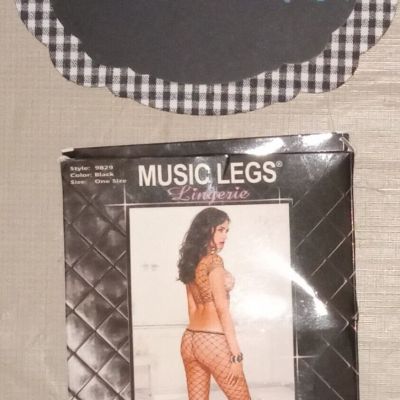 Women MUSIC LEGS Diamond Net Mesh Stockings 2 Piece Cami Capri Set Style 9829