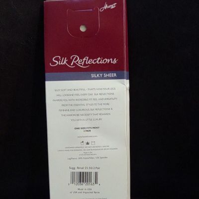 Hanes Silk Reflections Style 775 Pearl 2 Pair Kneehighs Reinforced Toe - New