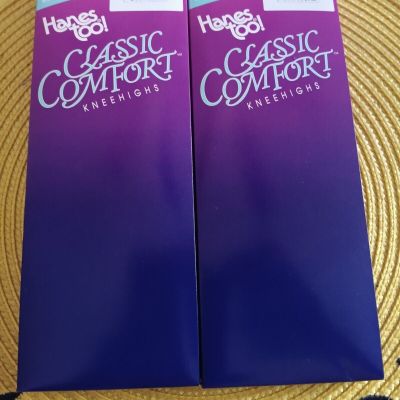 Hanes Too Classic Comfort Knee Highs 4 pair Barely Pearl Reinforced Toe  1 Size