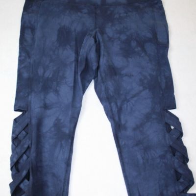 NWT LIVI by Lane Bryant Capri Blue Tye Dye Leggings Size 18/20
