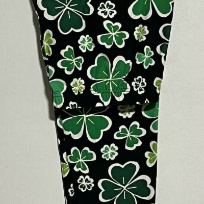 Plus Size St. Patrick's Day Shamrock Black / Green Leggings