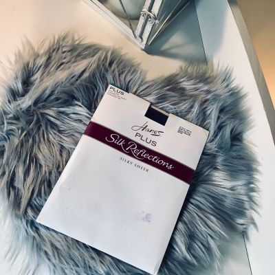 Hanes Plus Silk Reflections Barely Black Pantyhose Size One Plus 00P16