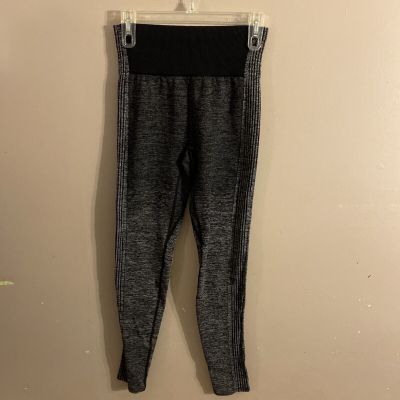 Fabletics Black/Gray Compression Leggings Ankle Workout Athleisure Wms Sz S