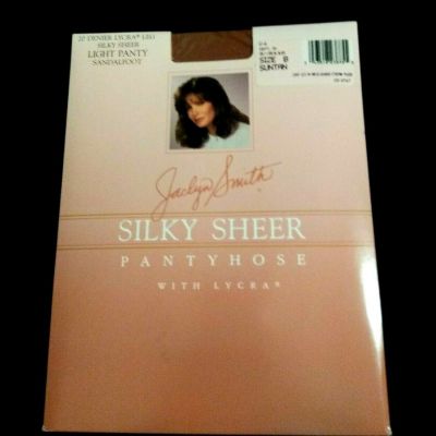 Jaclyn Smith Silky Sheer Pantyhose Color Suntan Size B  NIP