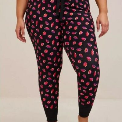 Torrid Size 3 (22/24W) Foxy Full Length Sleep LipGraphic Print Legging Black NWT