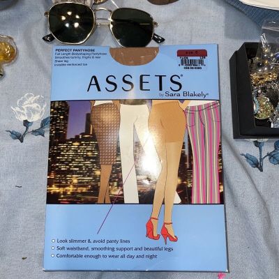 ASSETS by Sara Blakely Perfect Pantyhose Bodyshaping Nude Size 6 NEW