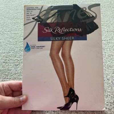 NEW Silk Reflections Silky Sheer Control Top Pantyhose Black Size AB