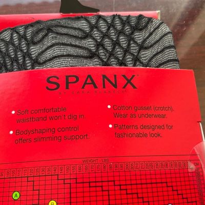 SPANX Tight-End Patterned Tights  Black Size C  NEW Bodyshaping!