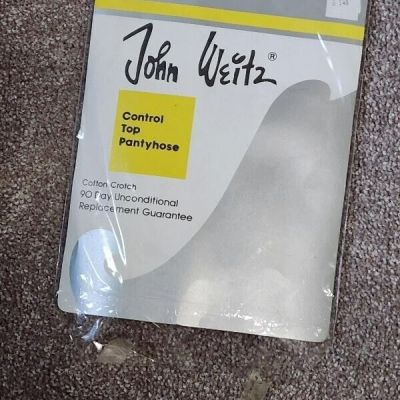 John Weitz control top pantyhose lot,5 in lot