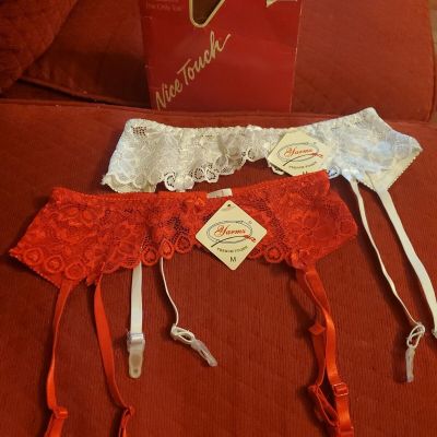 2 Garters M. By Yarmz 1- Red 1- White &2 Pack Stockings