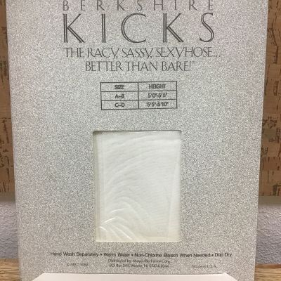 Vintage Berkshire Kicks Silky Sheer Lycra Stockings Size C-D WHITE NOS C-5