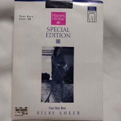 HANES HER WAY SPECIAL EDITION  SILKY SHEER TRUE NAVY SIZE AB NEW IN PACKAGE VTG