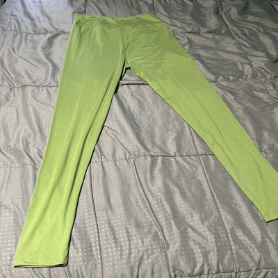 LuLaRoe TC Leggings Solid Green Color Women's Size Tall & Curvy