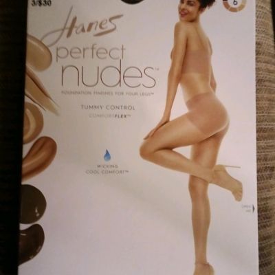 Hanes Perfect Nudes™ Run Resistant Tummy Control Girl Short Hosiery Bronze/Nude