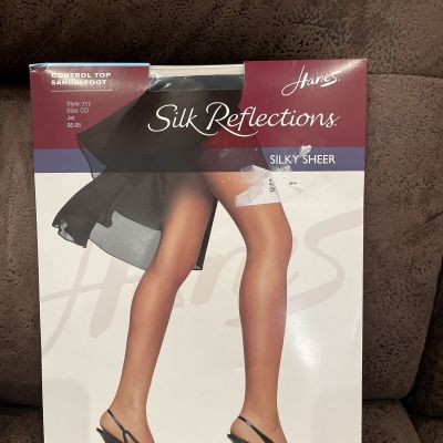 Hanes Silk Reflections Silky Sheer Control Top Sandalfoot Size CD Pantyhose