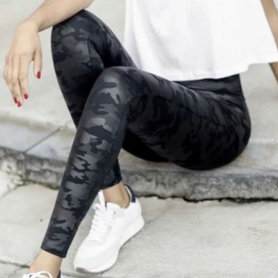 SPANX Leggings Camo Faux Leather Black Shine Slimming Matte Women’s Size Small