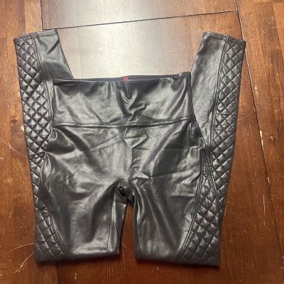 SPANX Quilted Faux Leather Leggings Women's S Black Shiny Shaping Pants Slim EUC