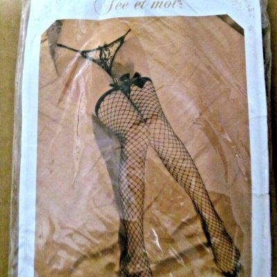 Fee et Moi Vntage Thigh High Fishnet Stockings- Stretch