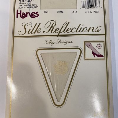 Vintage Hanes Silky Designs Silky Floral Dots Pearl AB Pantyhose NOS