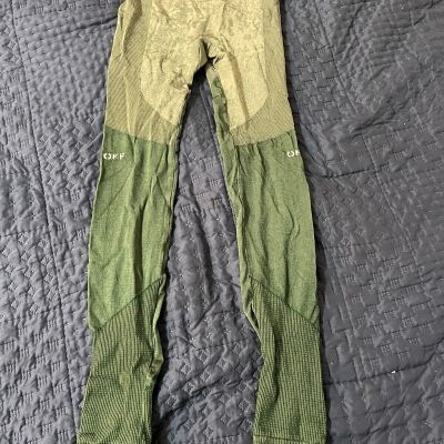 Athl Shiny Leggings in Green OFF-WHITE Size L