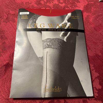 Frederick’s of Hollywood White Lace Top Backseam Thigh Hi Stockings Medium NIP